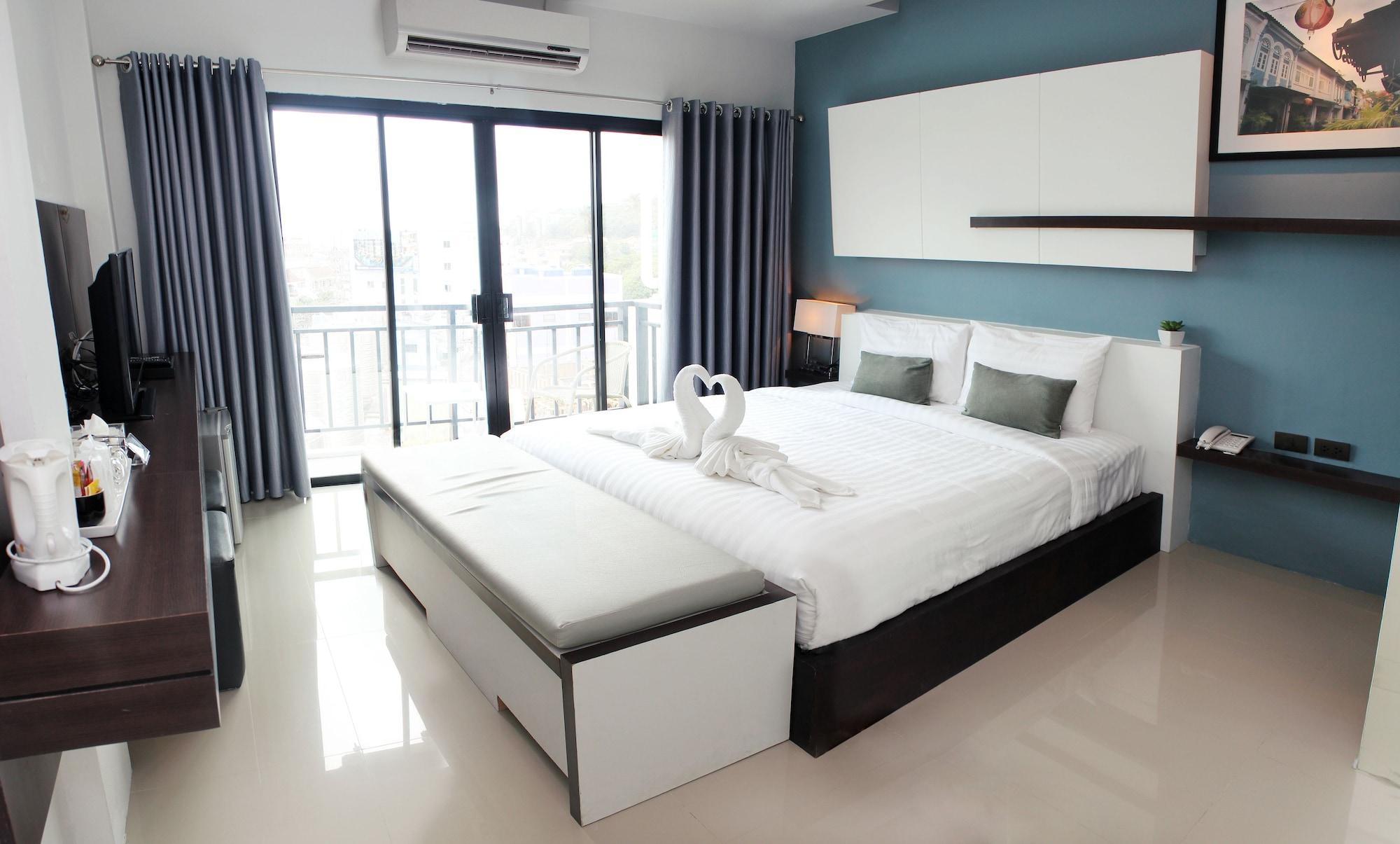Hotel The Artist House Patong Exterior foto